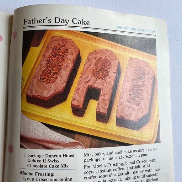 Vintage 1980 Cookbook Duncan Hines Delicious Cake Designs Paperback - Picture 8 of 10